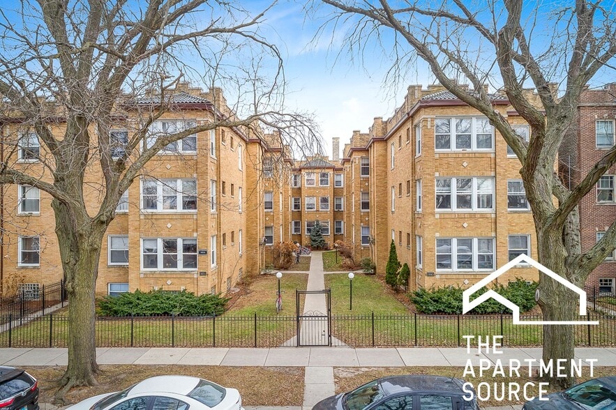 Building Photo - 5047 N Damen Ave