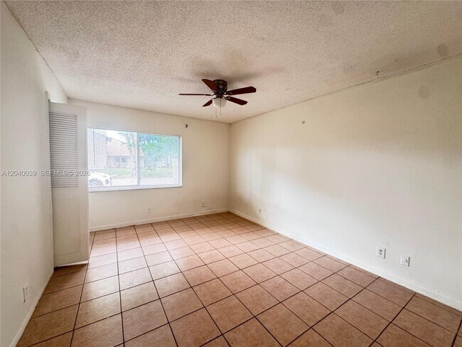 Building Photo - 5944 NW 21st St