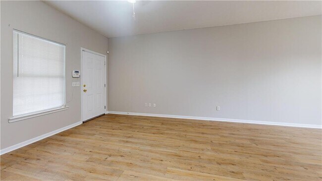 Building Photo - 119 Hobbs St