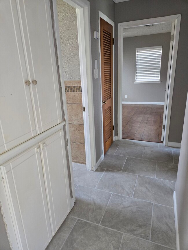 Building Photo - 4309 Brookdale Dr