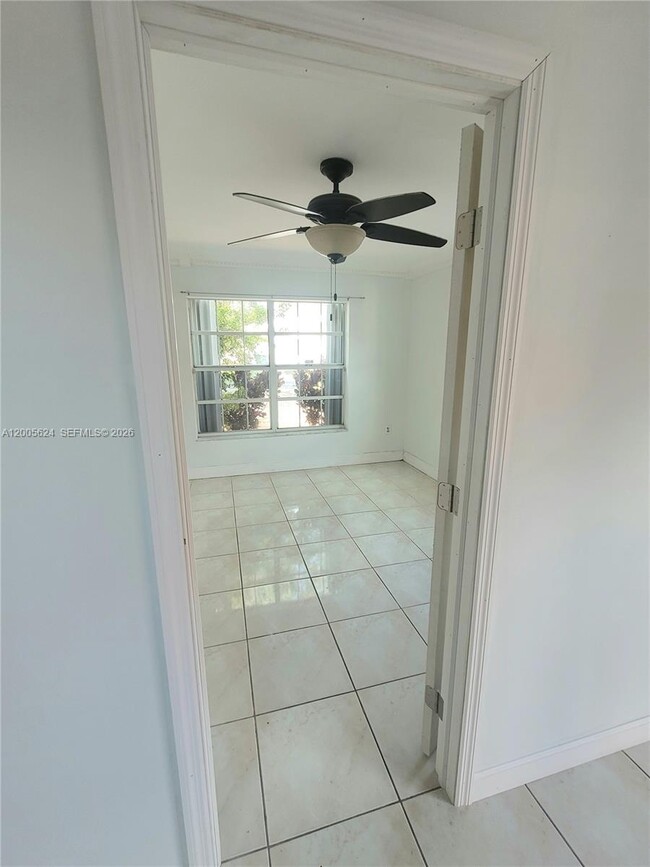 Building Photo - 8248 NW 199th Terrace