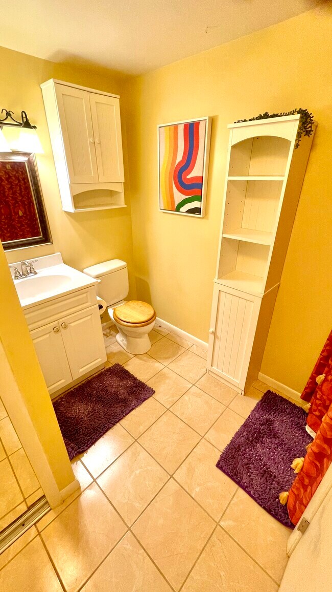 Building Photo - 615 N Staats Dr