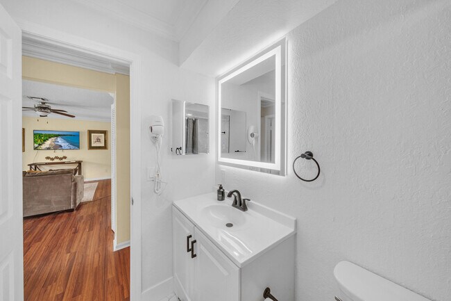 Building Photo - 1350 Riverside Cir
