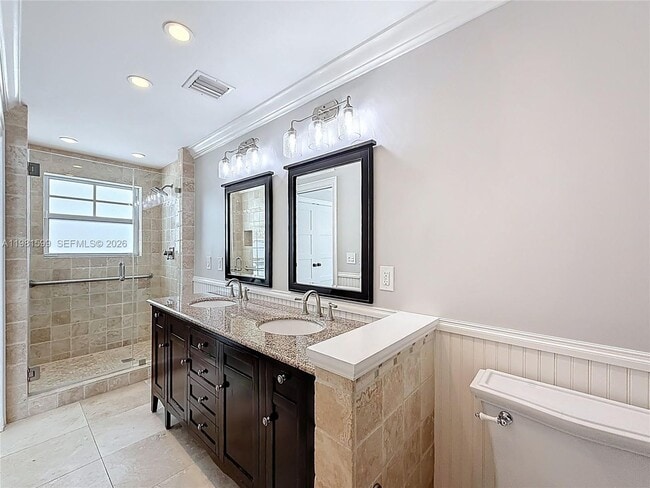 Building Photo - 2533 NE 21st Terrace