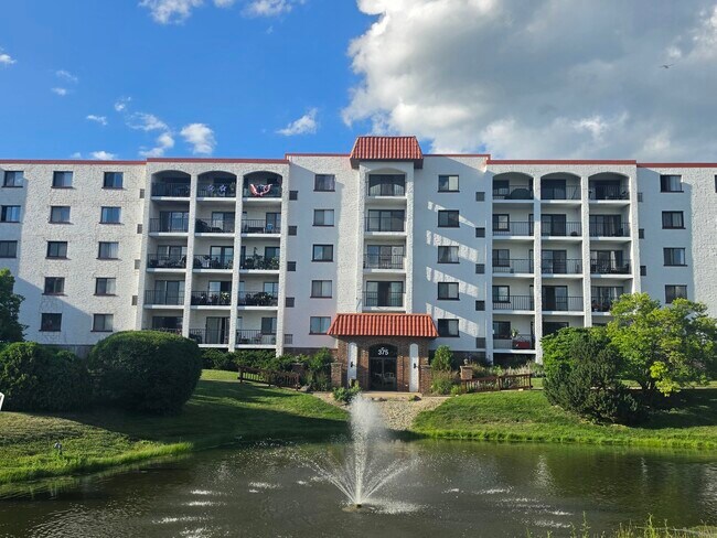 Building Photo - 375 Plum Creek Dr