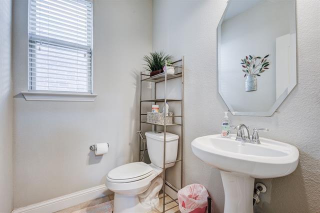 Building Photo - 8701 Tutbury Pl