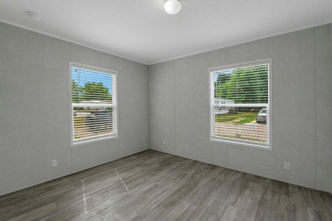 Building Photo - 5108 Burnham Ave