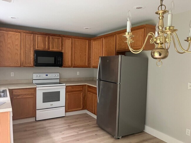 Building Photo - 426 Live Oak Walk