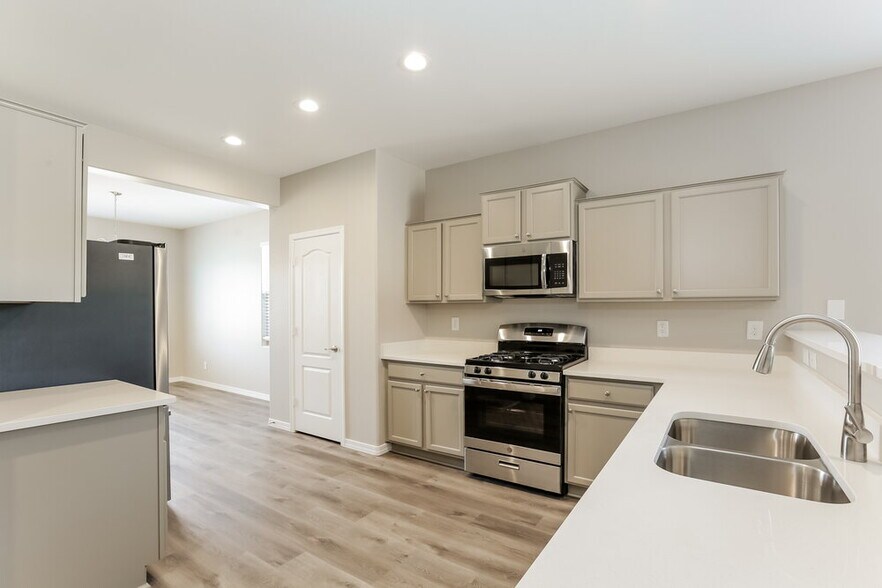 Building Photo - 8139 W Atlantis Way
