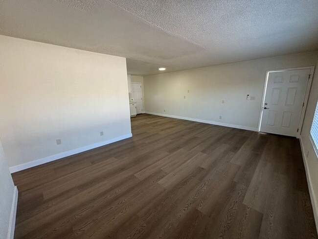 Building Photo - Fully Renovated 3BD/1.5BA House | Eucalyptus Ave, Moreno Valley