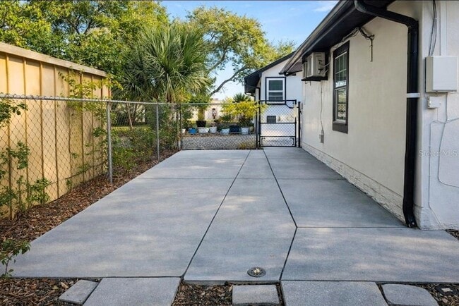 Building Photo - 5000 3rd Ave N