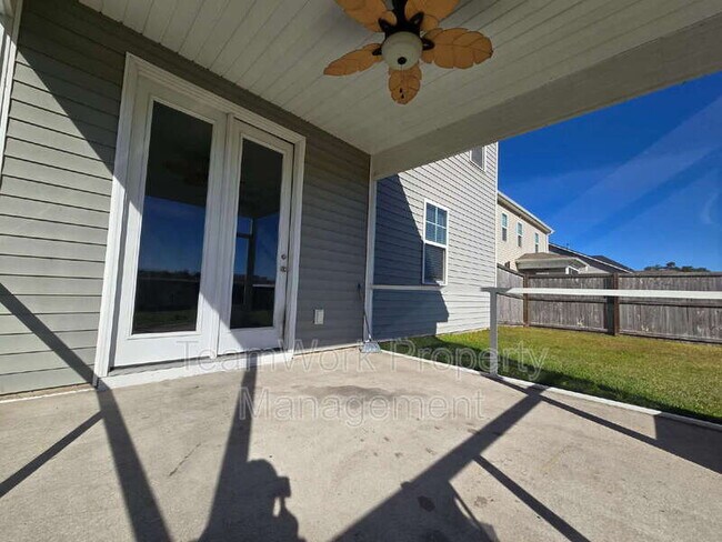 Building Photo - 454 Zenith Blvd