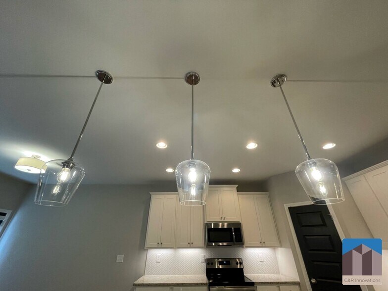 Building Photo - 300 Omnia Ridge Way