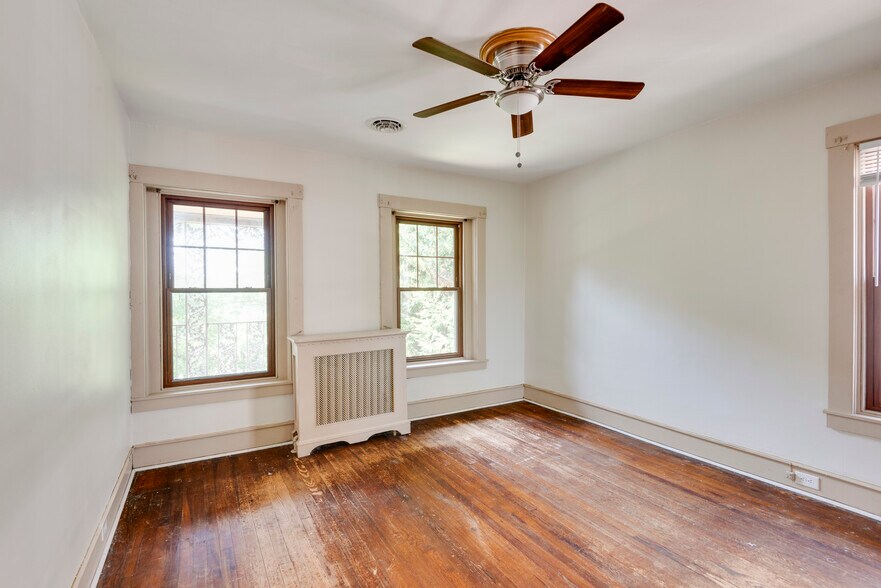 Building Photo - 2622 Idlewood Ave