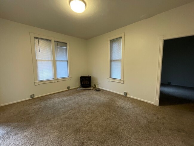 Building Photo - 491 NW Beaver St