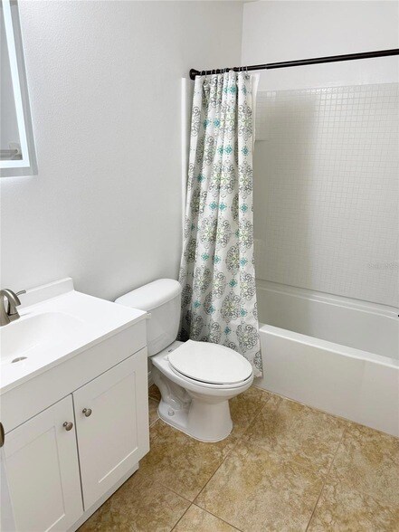 Building Photo - 12236 Fairlawn Dr