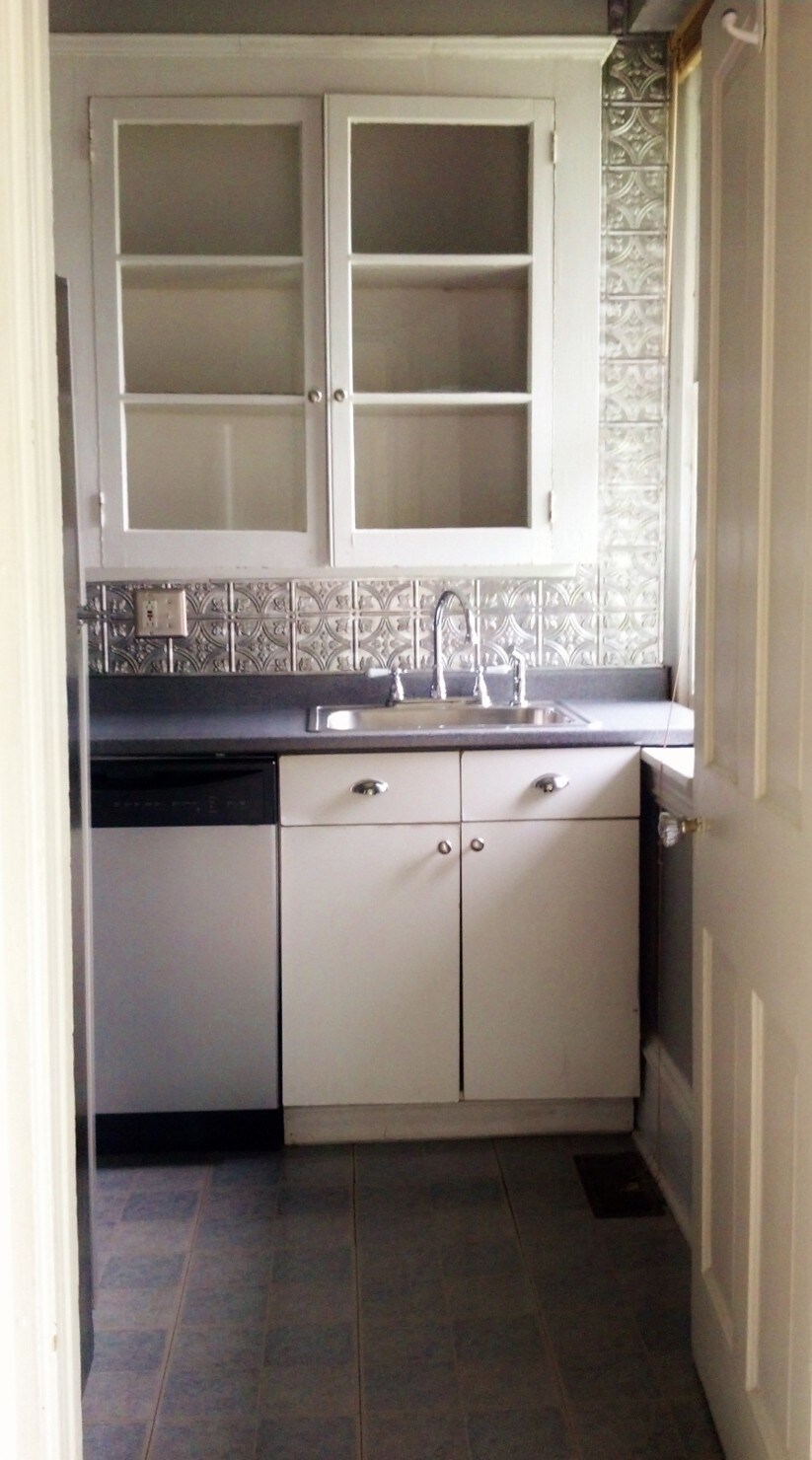 Cook-friendly kitchen - 41 Maple Ave