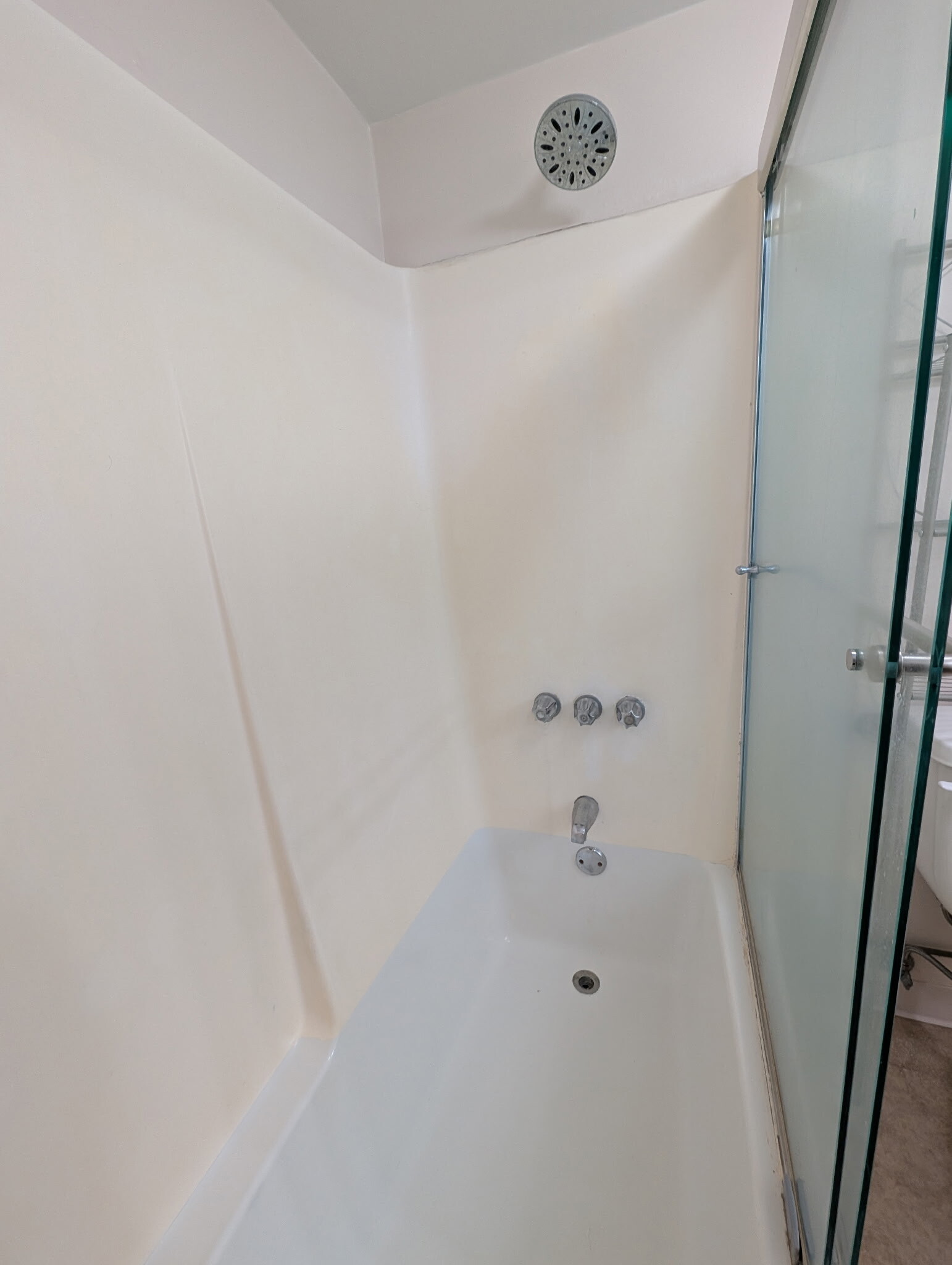 2nd Bathroom-3 - 531 Hahaione St
