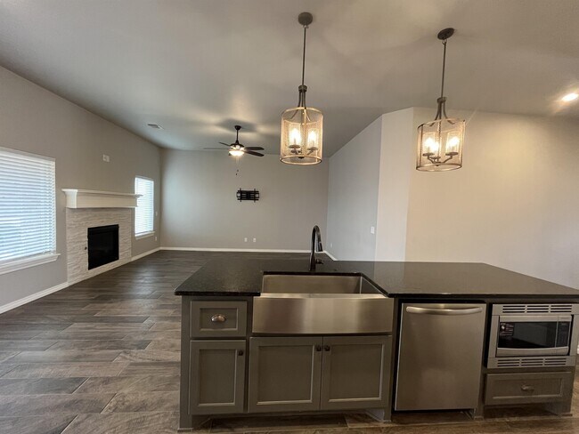 Building Photo - 3309 Welling Rd