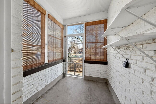 Building Photo - 2424 Oakland Ave