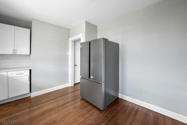 Building Photo - 86 Curie Ave