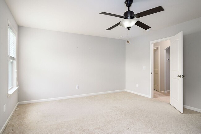 Building Photo - For Rent Winston Salem