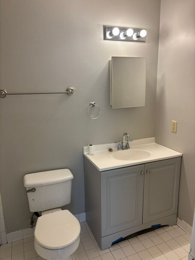 Building Photo - New On the Market!