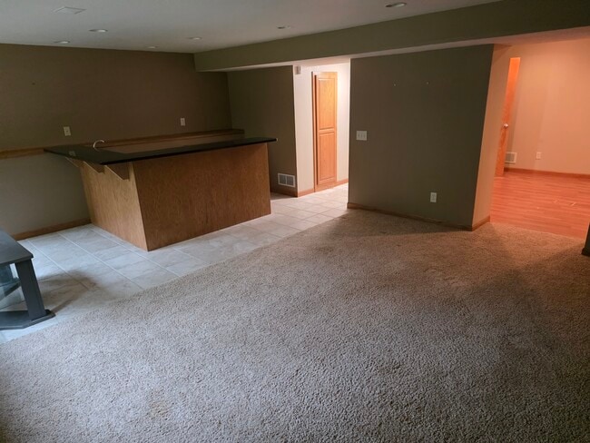 Building Photo - 4110 Juneau Ln N