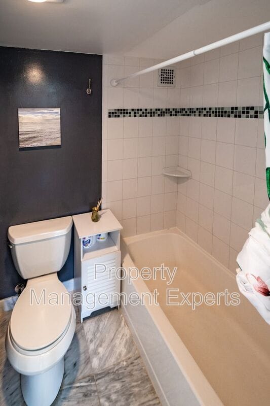 Building Photo - 1225 Martha Custis Dr