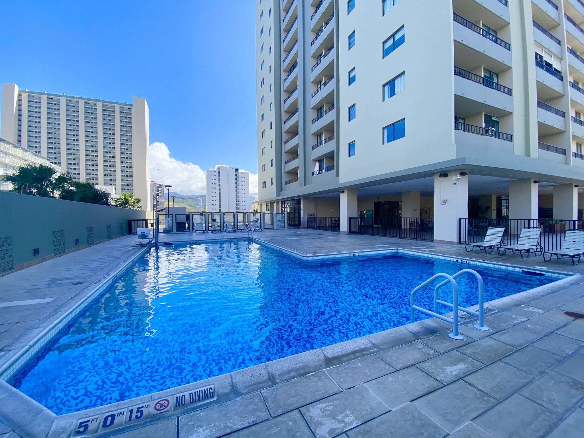 Building Photo - 2240 Kuhio Ave