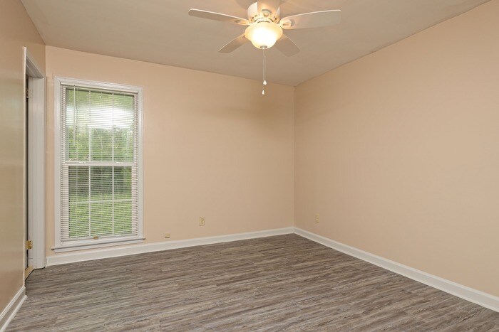 Building Photo - 5817 Carriage Brook Rd