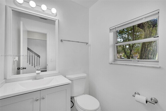 Building Photo - 815 NW 98th Ave