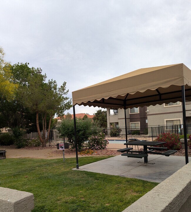 Building Photo - 5038 S Rainbow Blvd