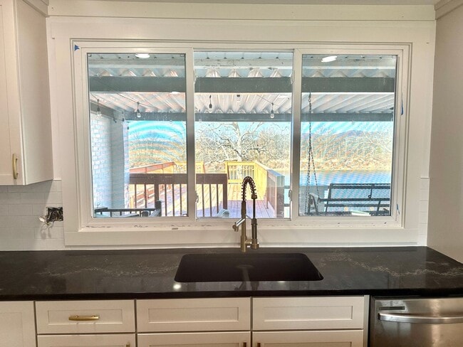 Building Photo - 6620 Upton Ln