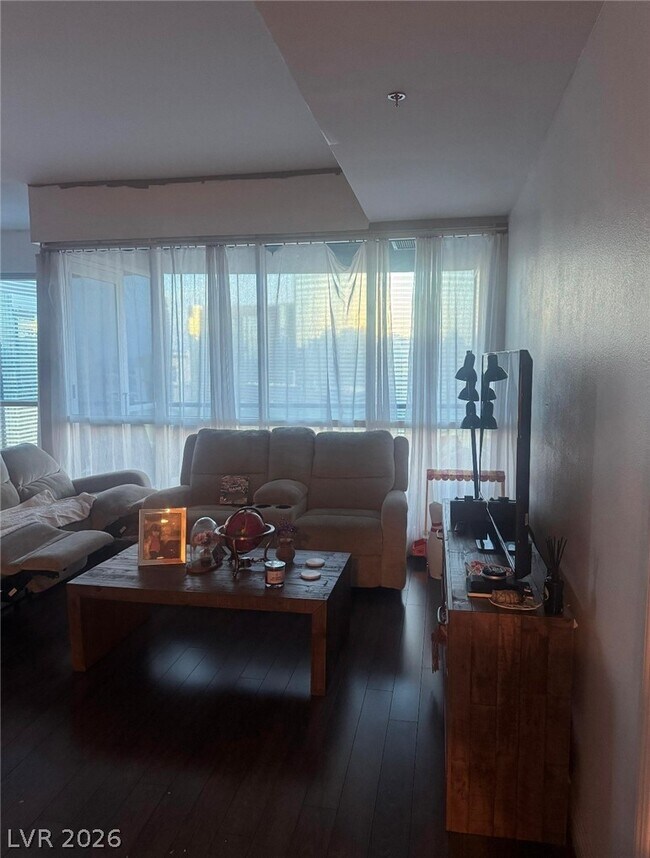 Building Photo - 4575 Dean Martin Dr