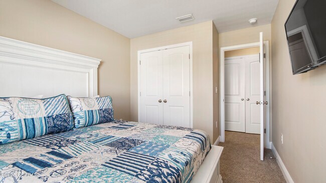 Building Photo - 7467 Shadow Lake Dr