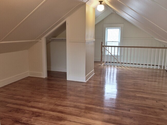 Building Photo - 75 Gardena St