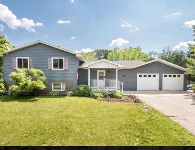 Primary Photo - 1712 Cranberry Ln NE