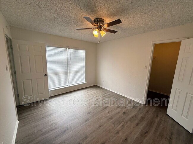 Building Photo - 2326 Summer Pl Dr