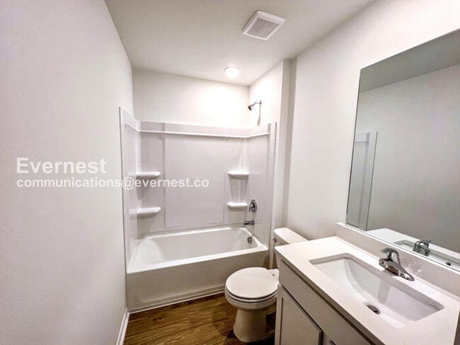 Building Photo - 4-Bed/ 2-Bath Home/Pet Friendly/ Voucher Accepted/Available Now!
