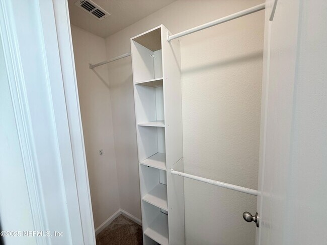 Building Photo - 523 Spanish Oaks Way