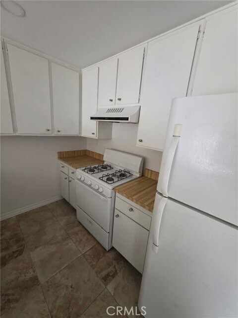 Building Photo - 404 Orange Blossom