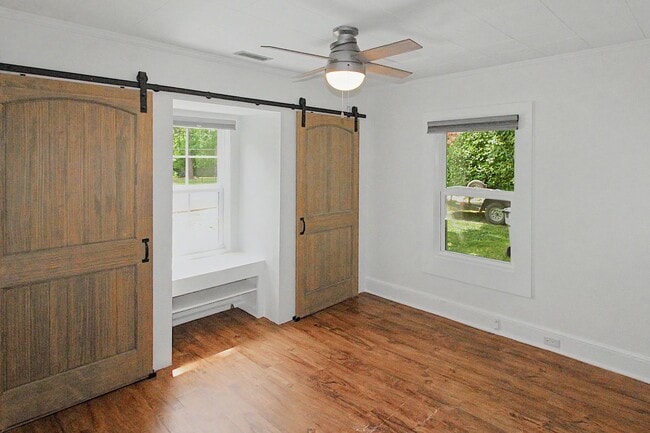 Building Photo - Fully Remodeled Home in the Heart of Belmont