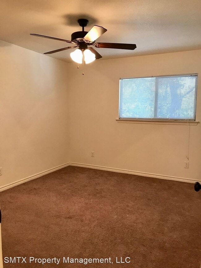 Building Photo - 1249 N LBJ Dr