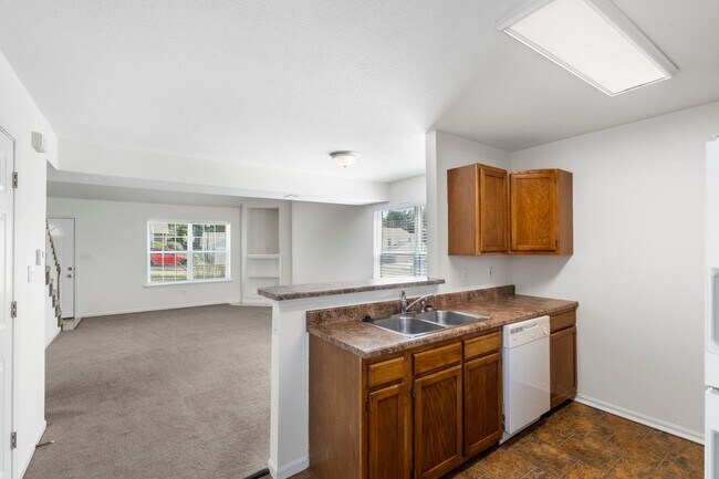Building Photo - 5001-5003 Betty Jean Way