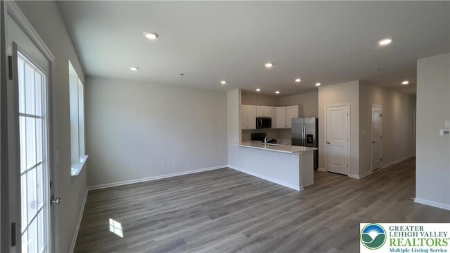 Building Photo - 1248 Martin Rd