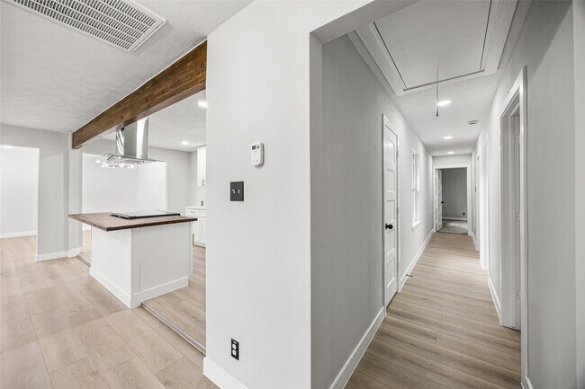 Building Photo - 4626 Holly St