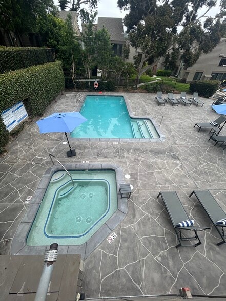 Newly remodeled pool and jaccuzzi - 675 S Sierra Ave