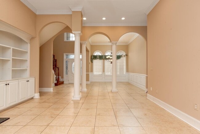 Building Photo - 205 Utopiate Ct