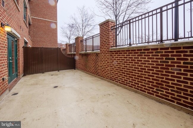 Building Photo - 2101 N Monroe St